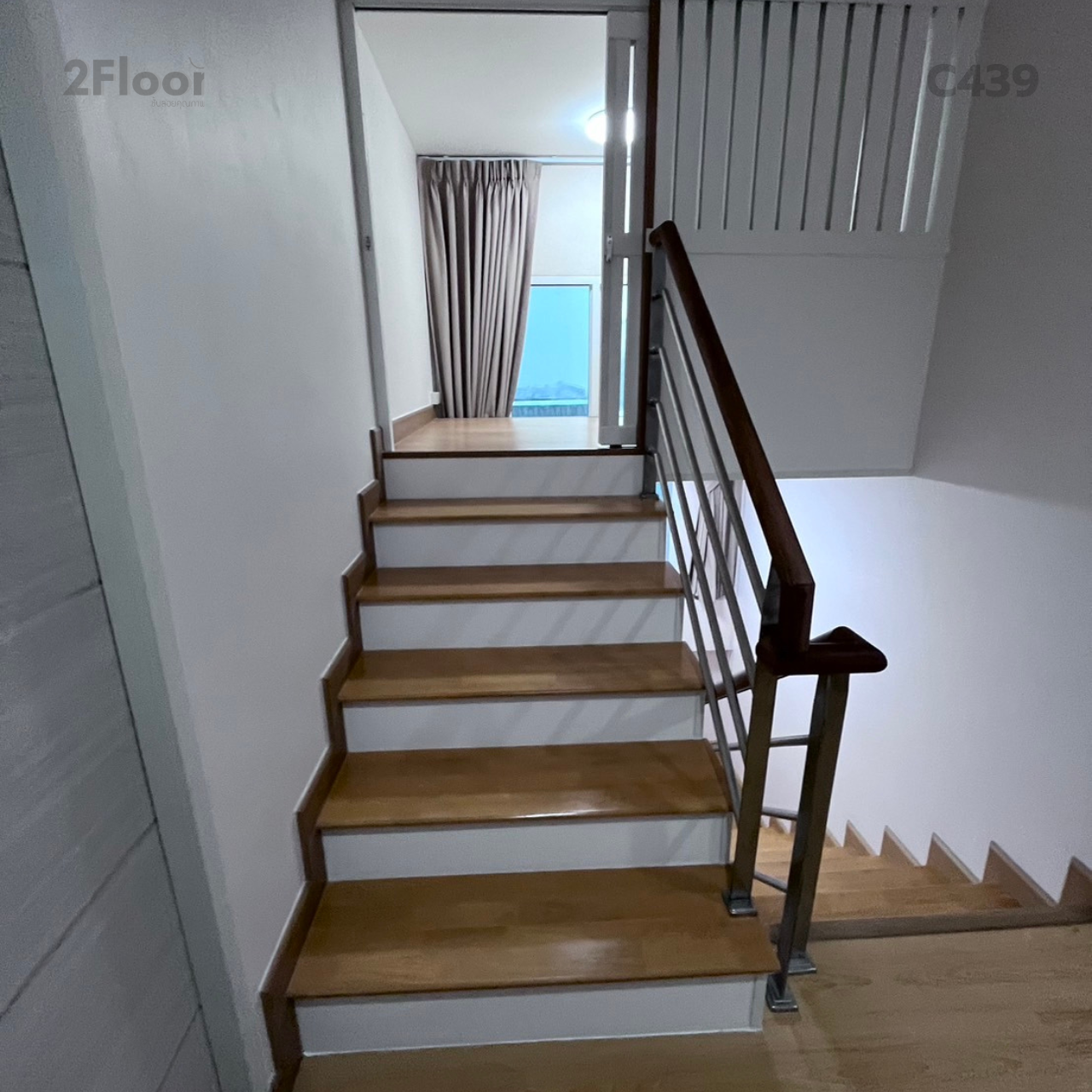 ชั้นลอยกั้นห้องระแนง